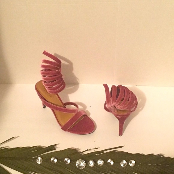 Pink Barbie - Picture 2 of 3